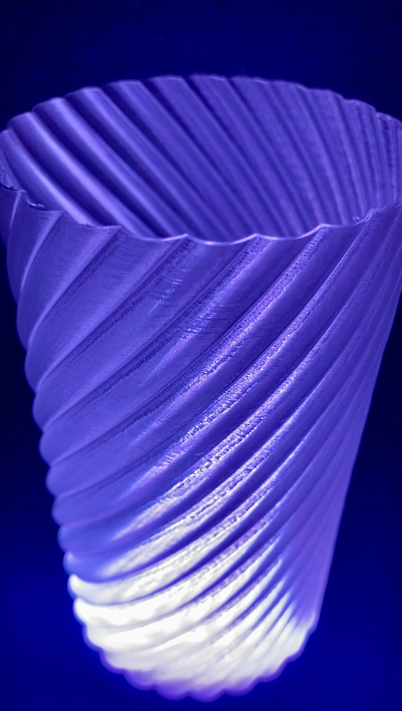 3D Printed Desk Lamp ~ Ruffle