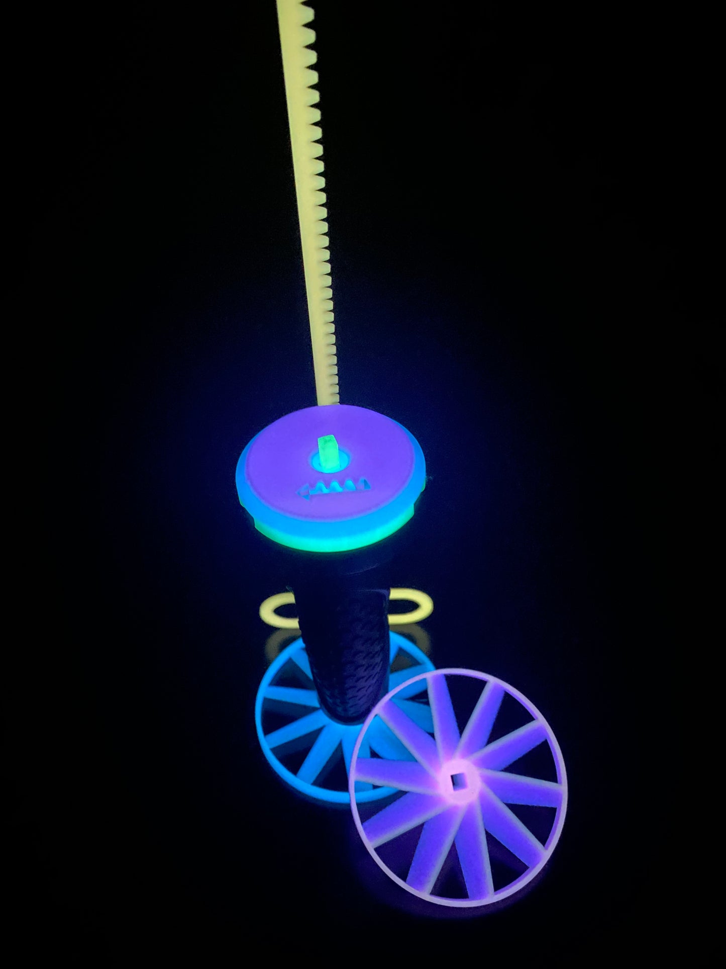 Blade Launcher GLOW IN THE DARK