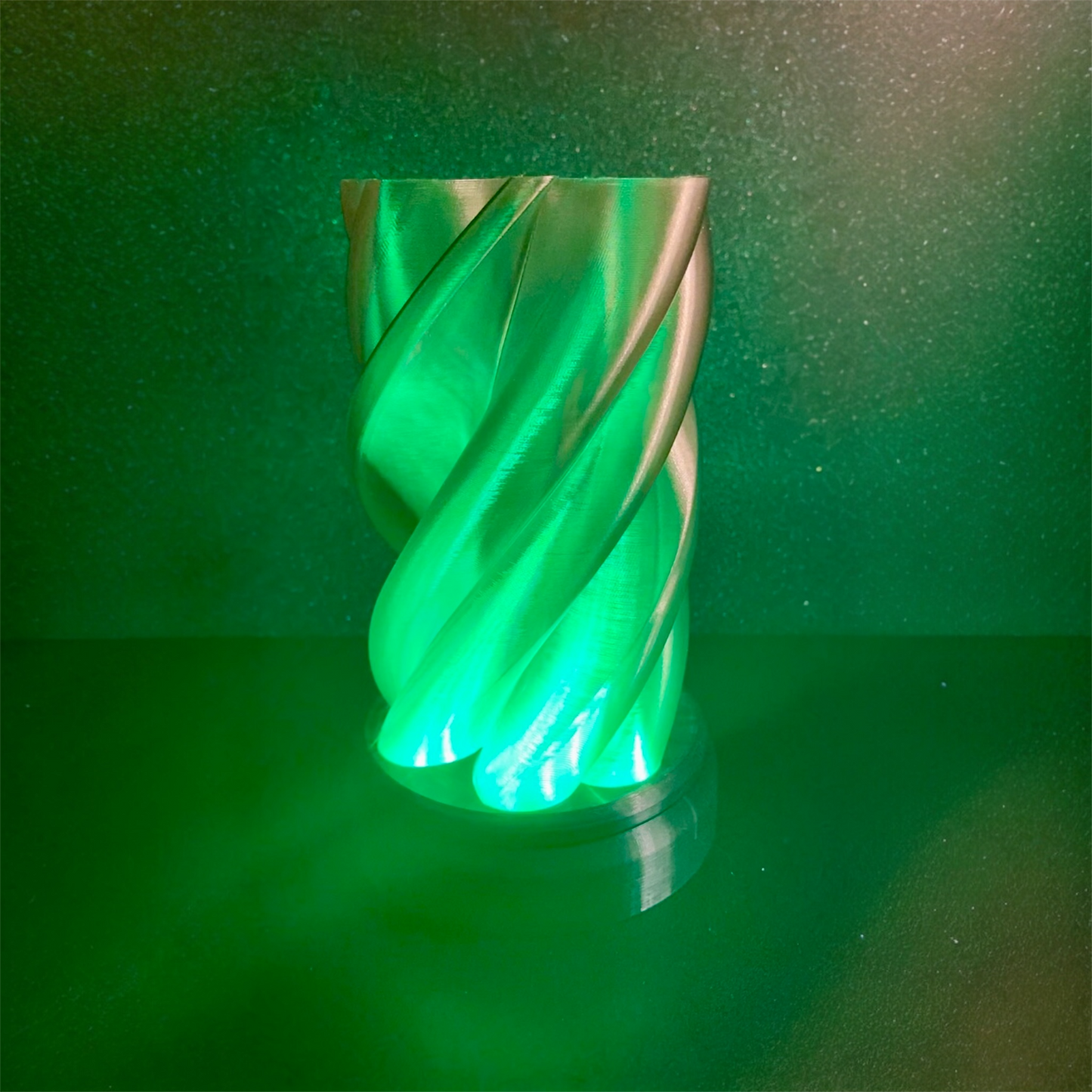 3D Printed Desk Lamp ~ Clover