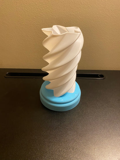 3D Printed Desk Lamp - Twisted Star