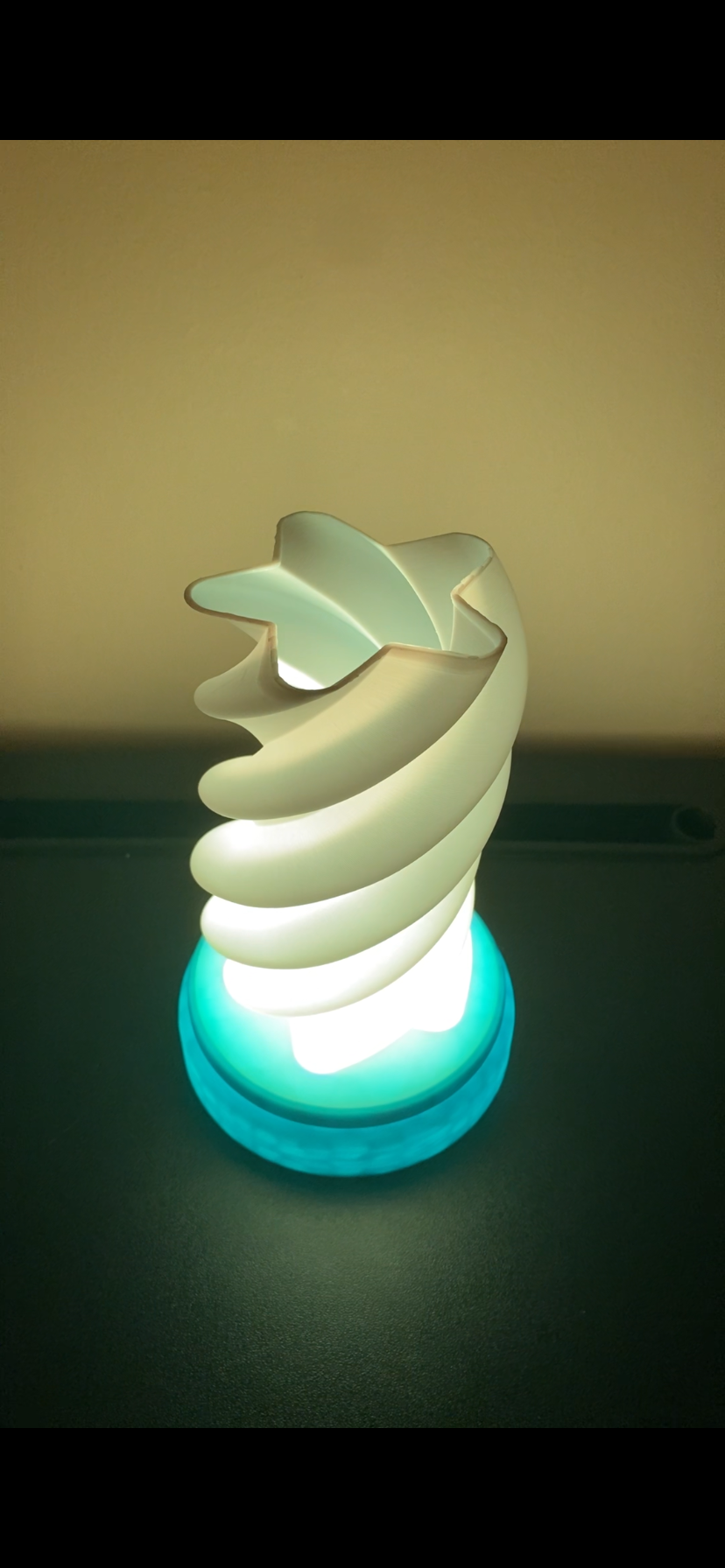 3D Printed Desk Lamp - Twisted Star