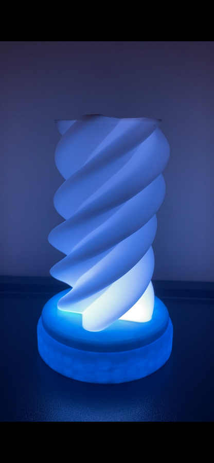3D Printed Desk Lamp - Twisted Star