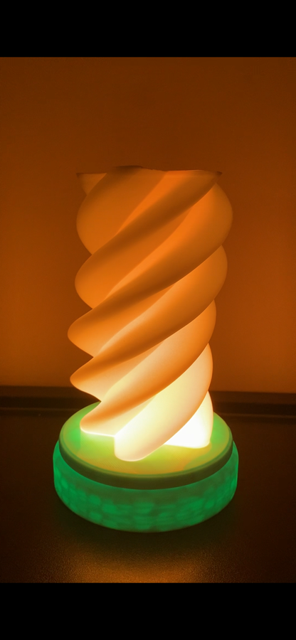 3D Printed Desk Lamp - Twisted Star