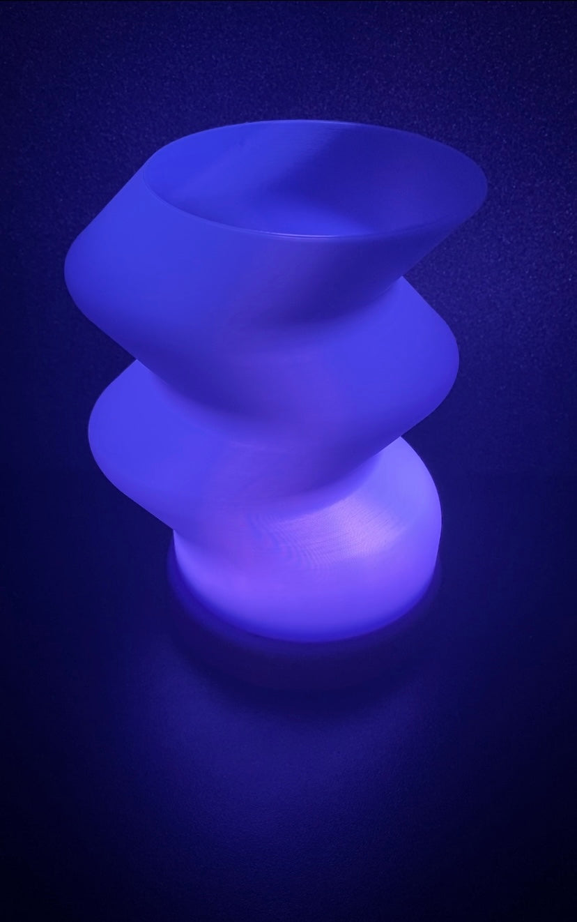3D Printed Desk Lamp - Funky Twist
