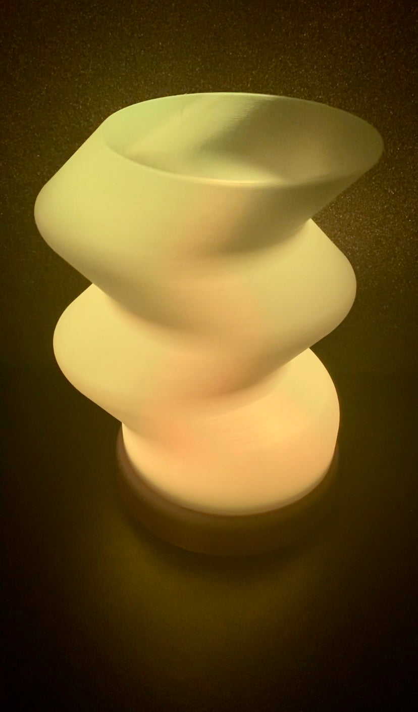 3D Printed Desk Lamp - Funky Twist