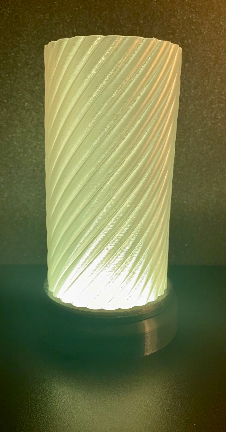 3D Printed Desk Lamp ~ Ruffle