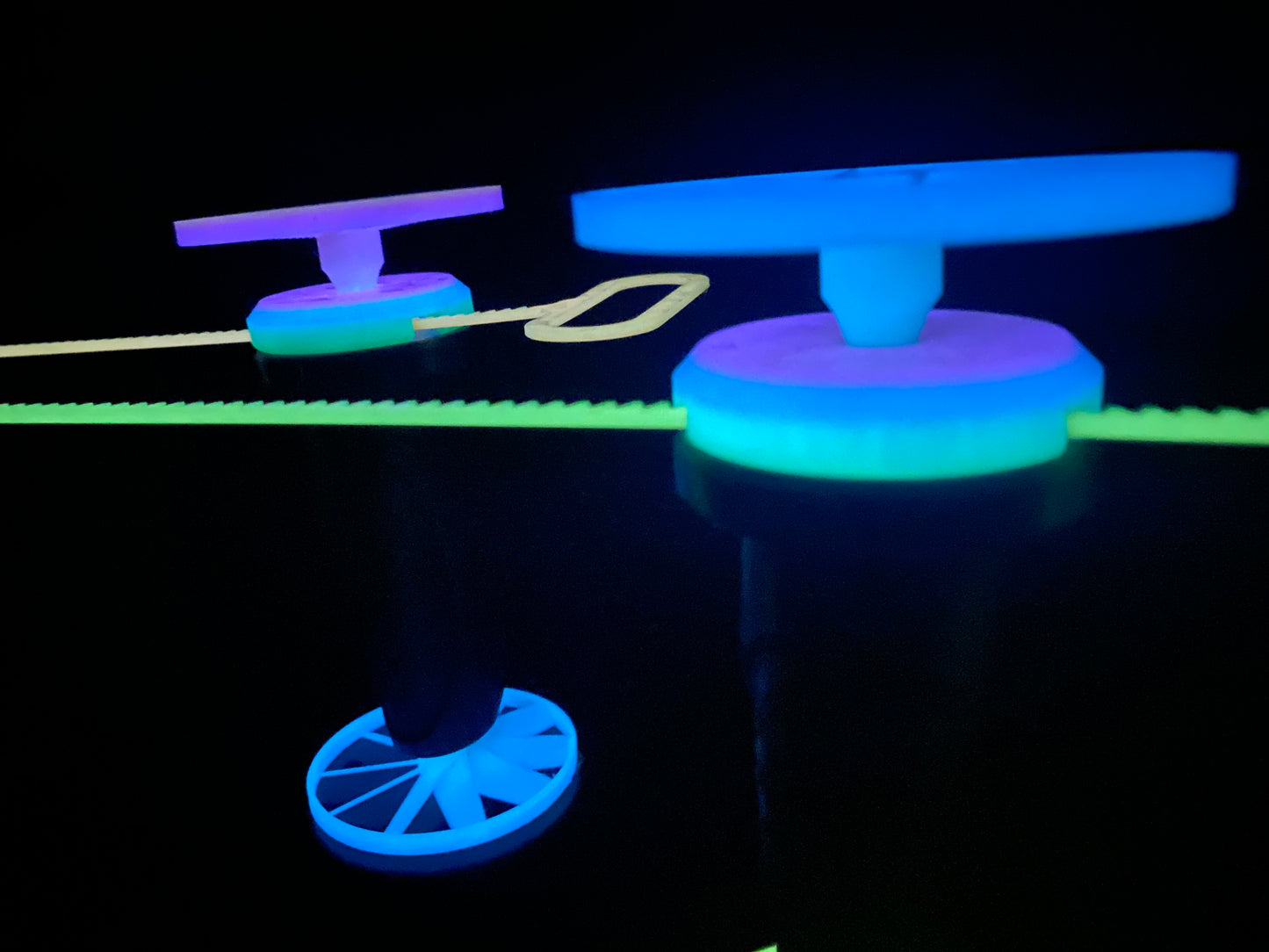 Blade Launcher GLOW IN THE DARK