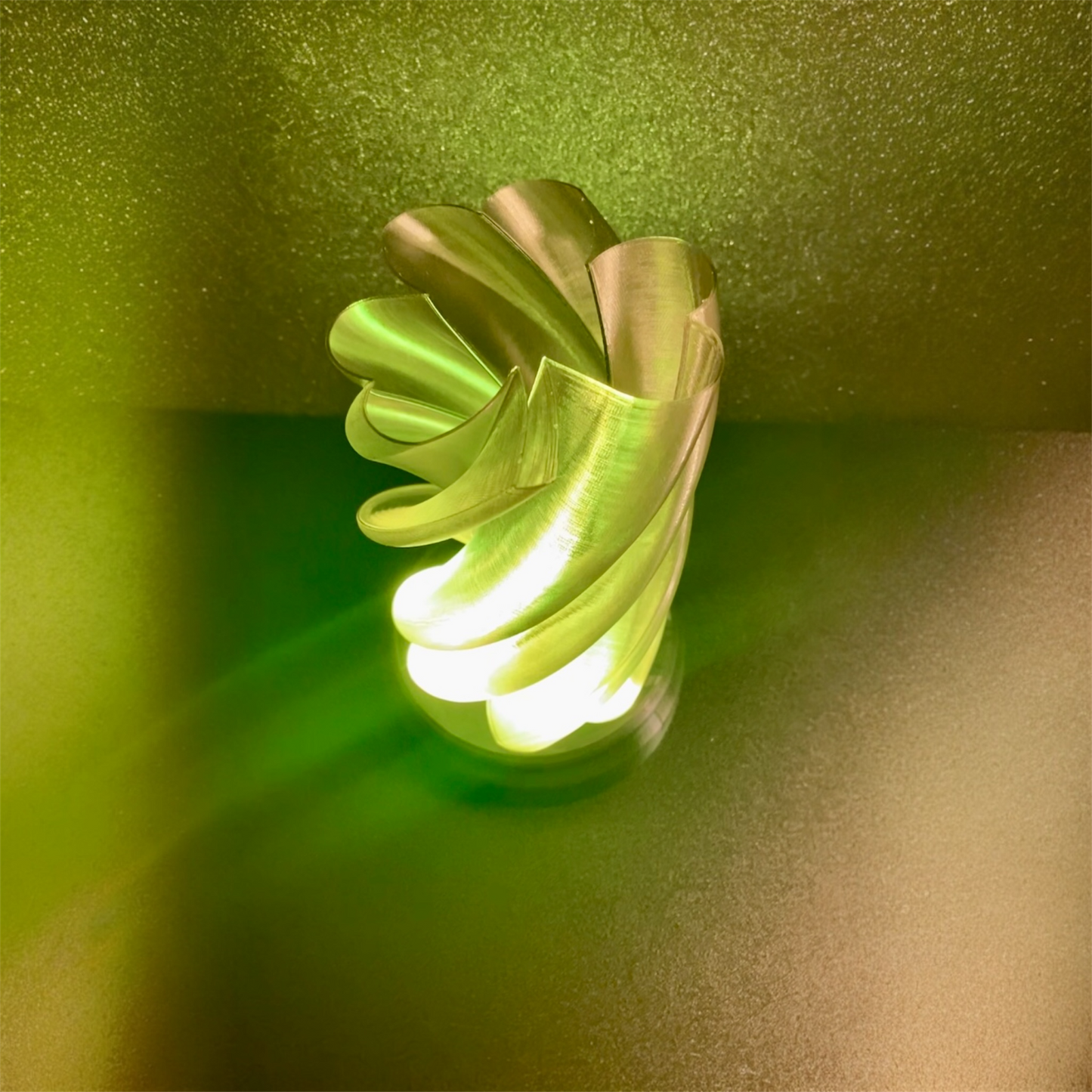 3D Printed Desk Lamp ~ Clover