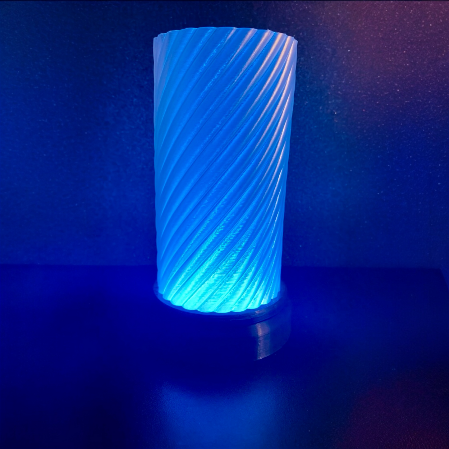 3D Printed Desk Lamp ~ Ruffle