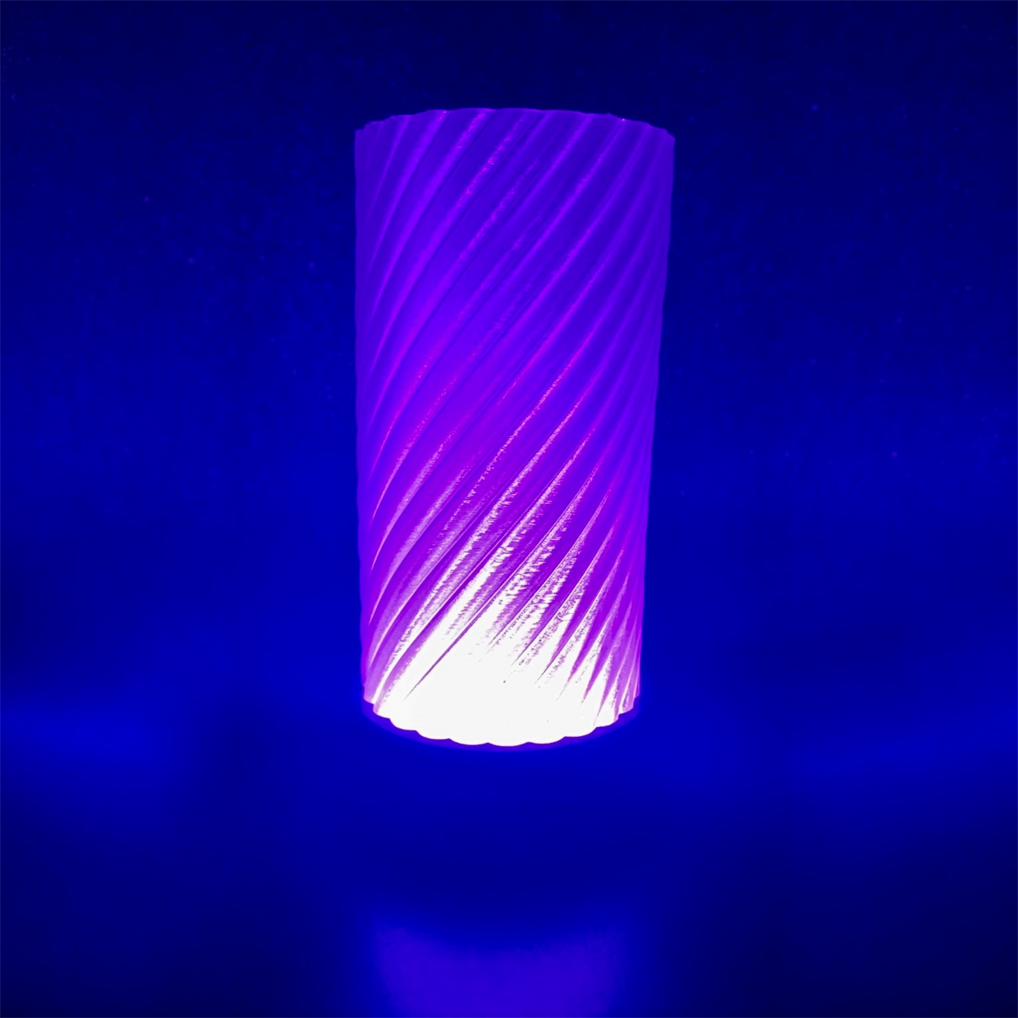 3D Printed Desk Lamp ~ Ruffle