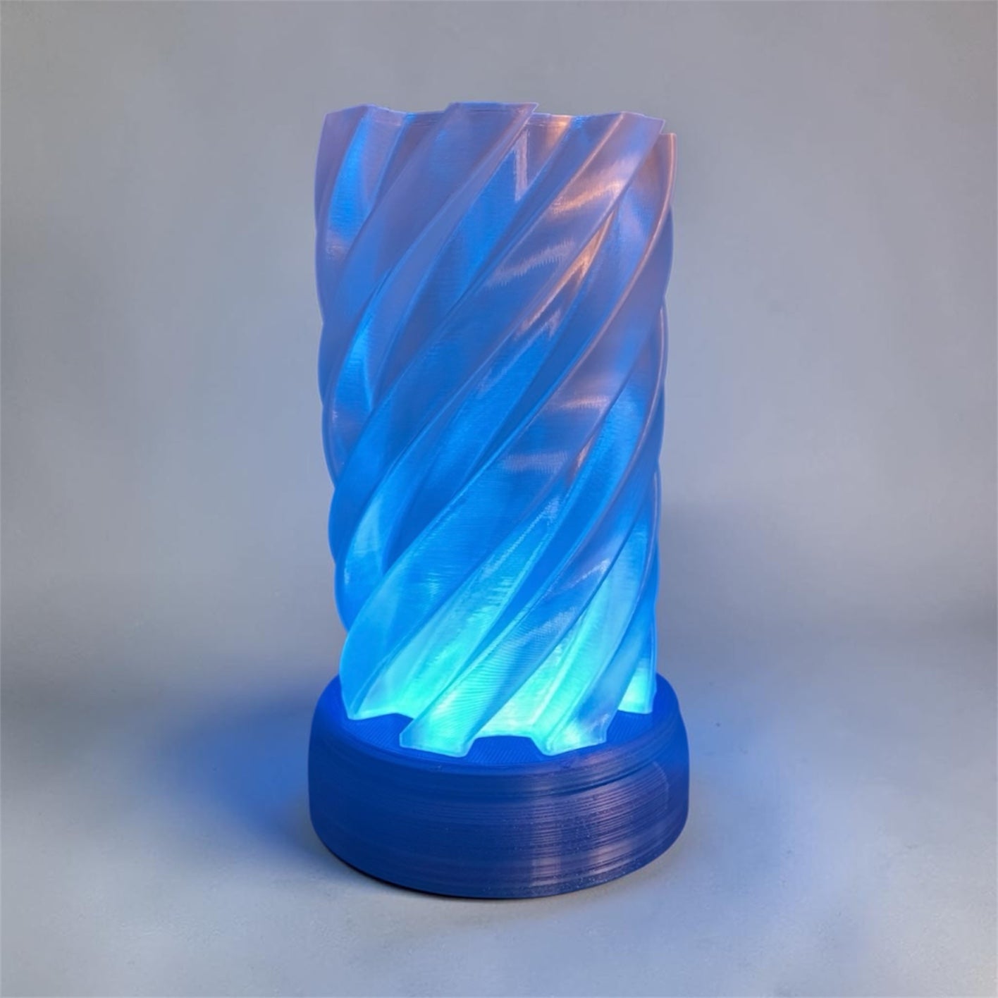 3D Printed Desk Lamp ~ The Blade