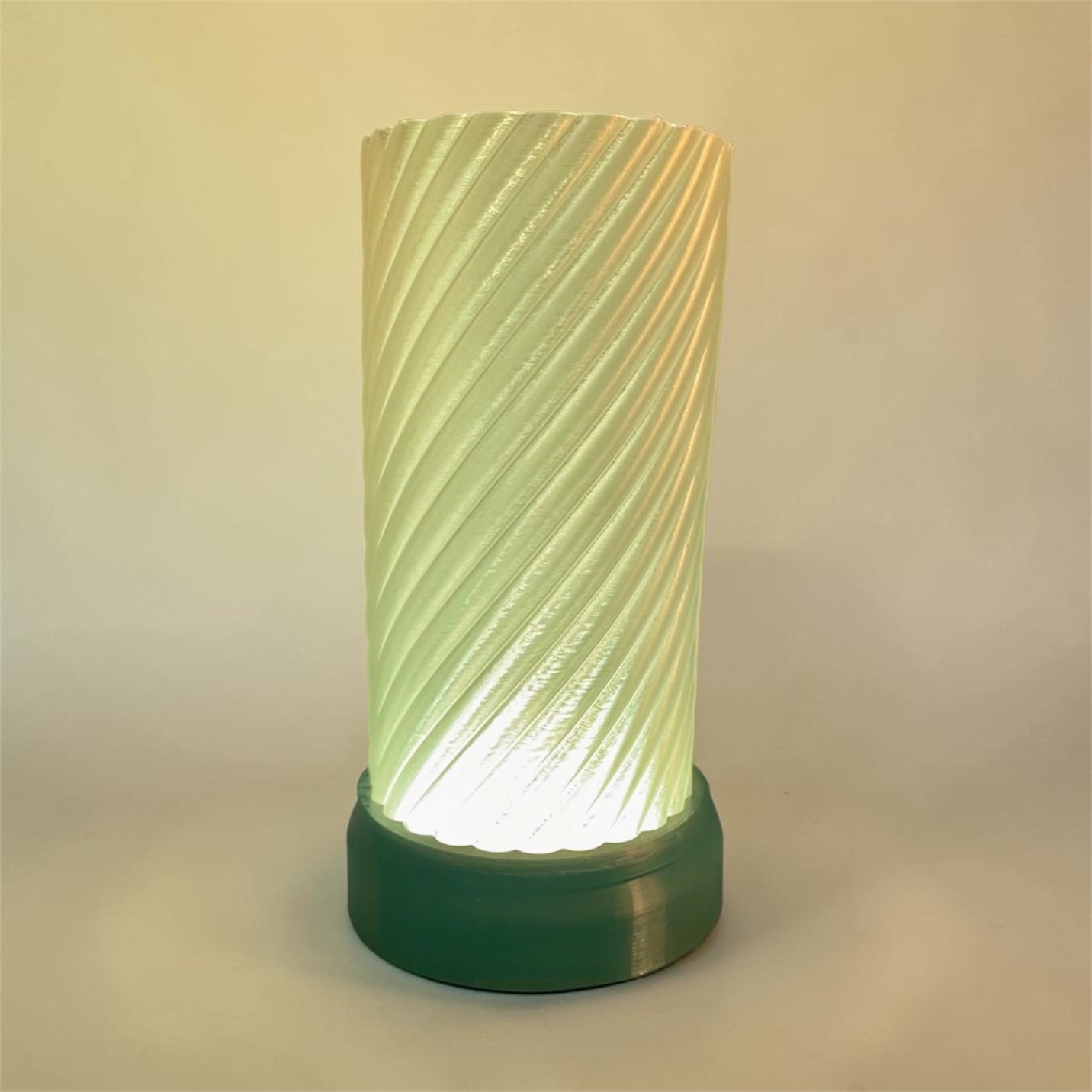 3D Printed Desk Lamp ~ Ruffle