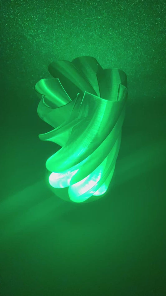 3D Printed Desk Lamp ~ Clover